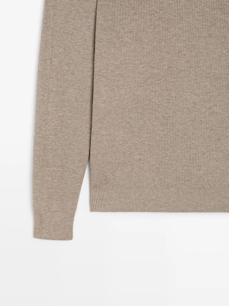 Свитер из смесовой хлопковой пряжи с высоким воротником