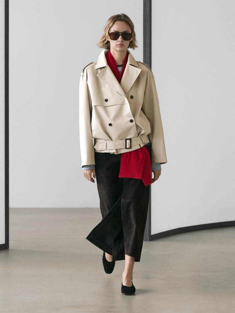 Короткий тренч с деталями пояса