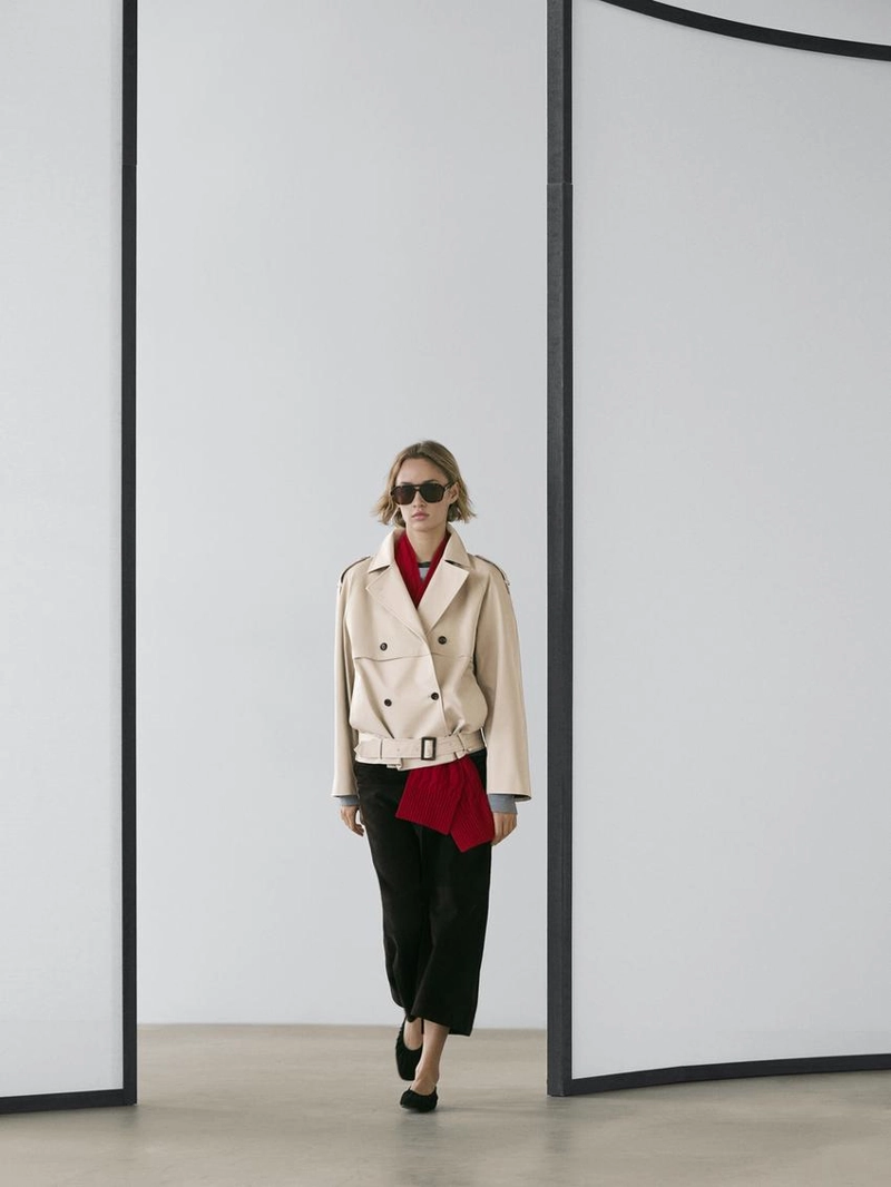 Короткий тренч с деталями пояса