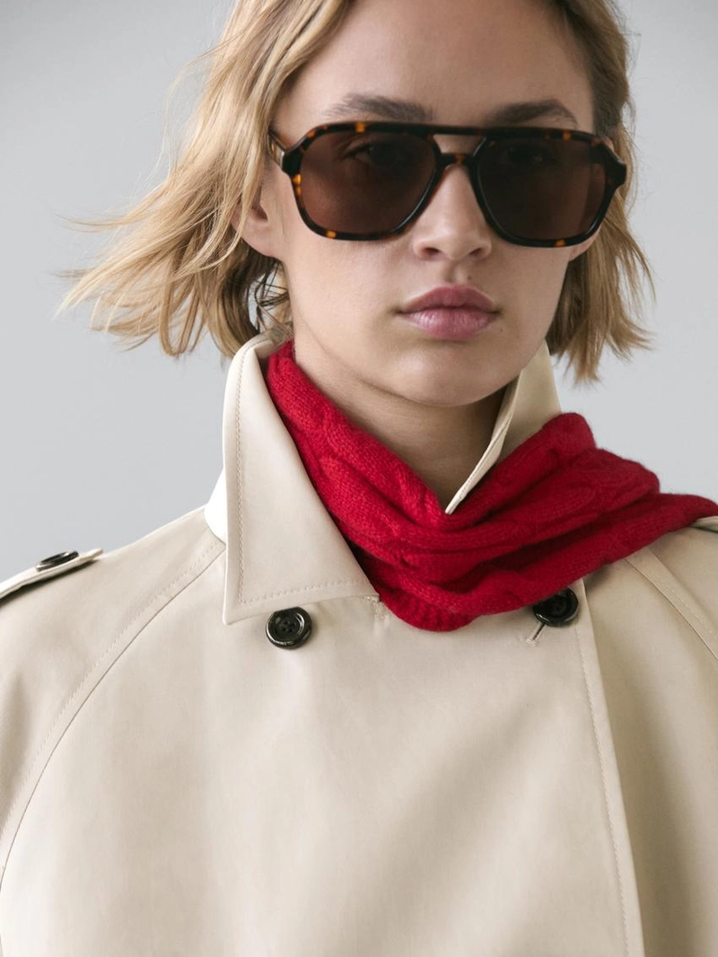 Короткий тренч с деталями пояса