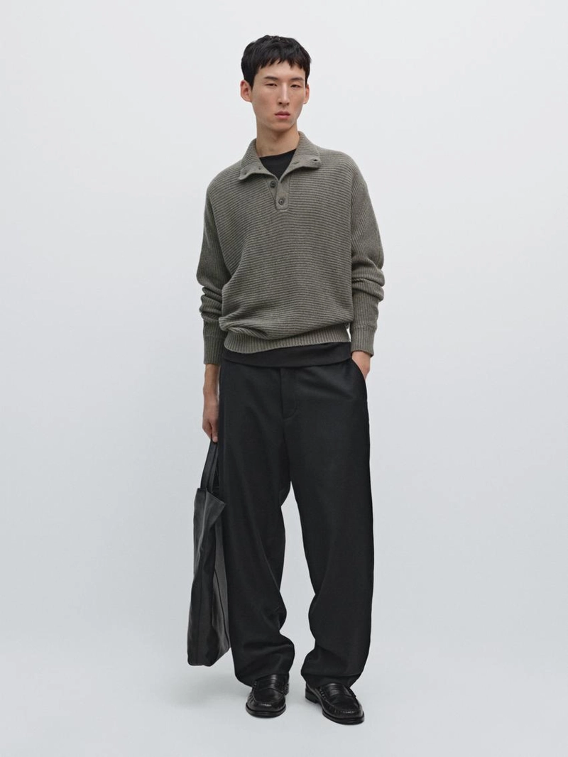 Пуловер из вязаного материала с воротником на пуговицах