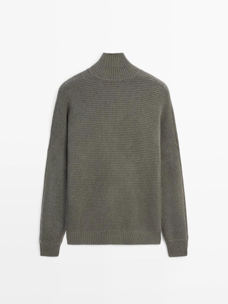 Пуловер из вязаного материала с воротником на пуговицах