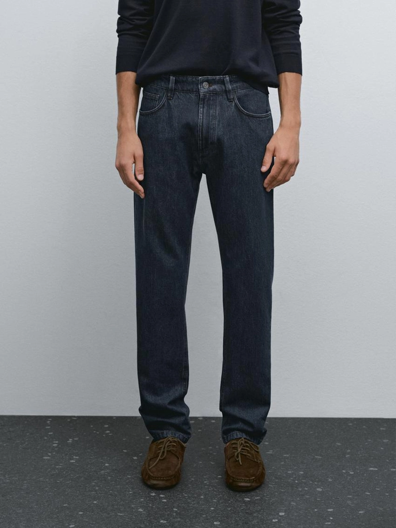 Джинсы с узкими брючинами