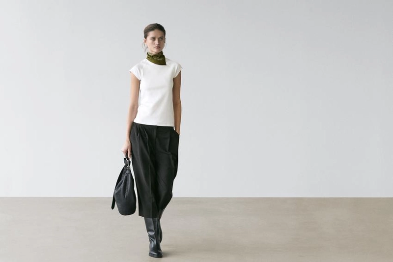 Хлопковая футболка с короткими реглановыми рукавами