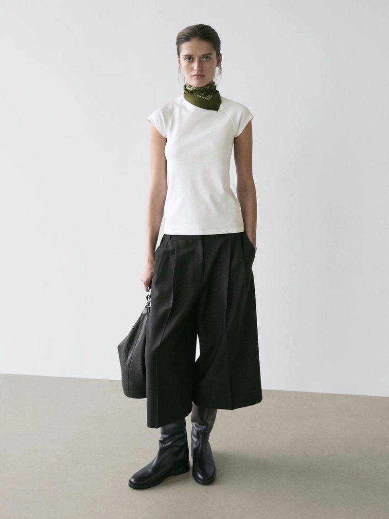 Хлопковая футболка с короткими реглановыми рукавами