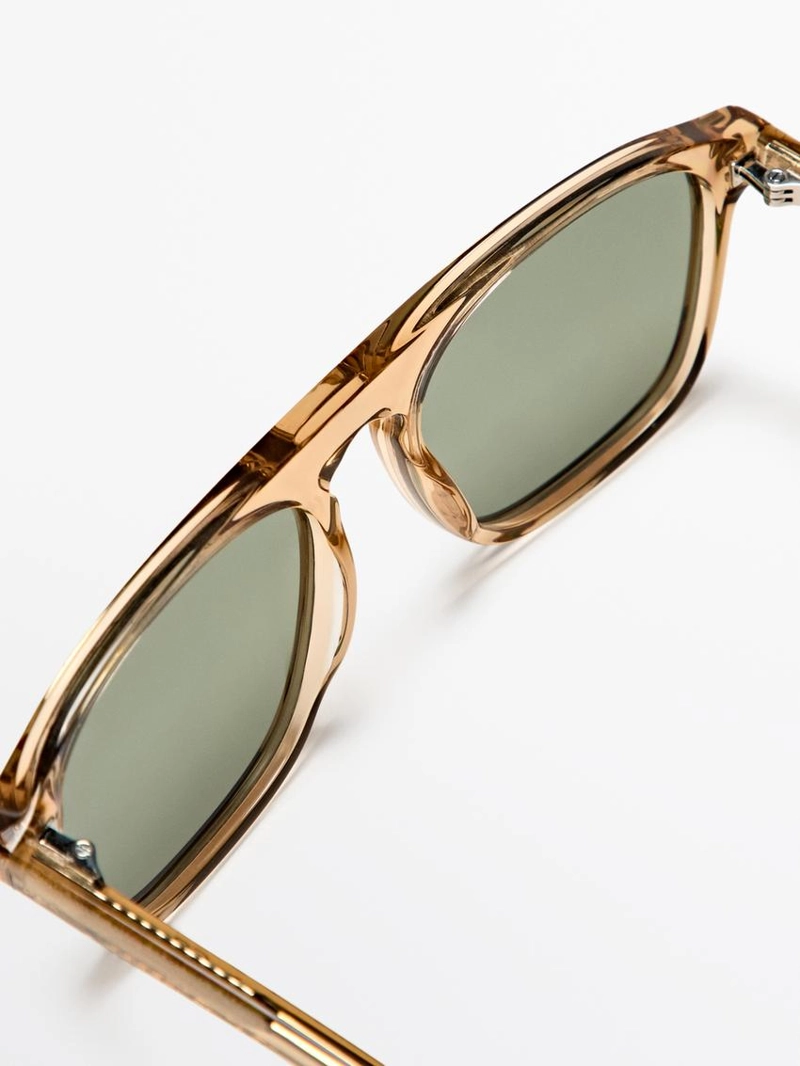 Солнечные очки в форме буквы d