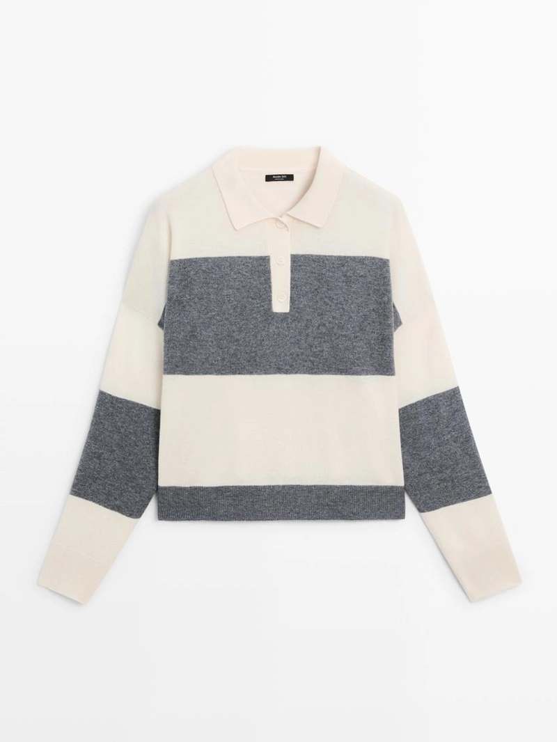 Полосатый вязаный свитер с воротником-поло