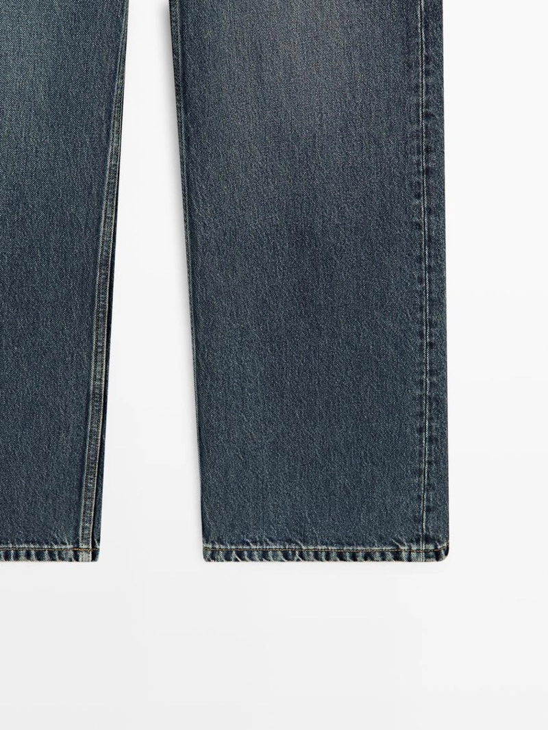 Джинсы с высокой посадкой и широкими штанинами