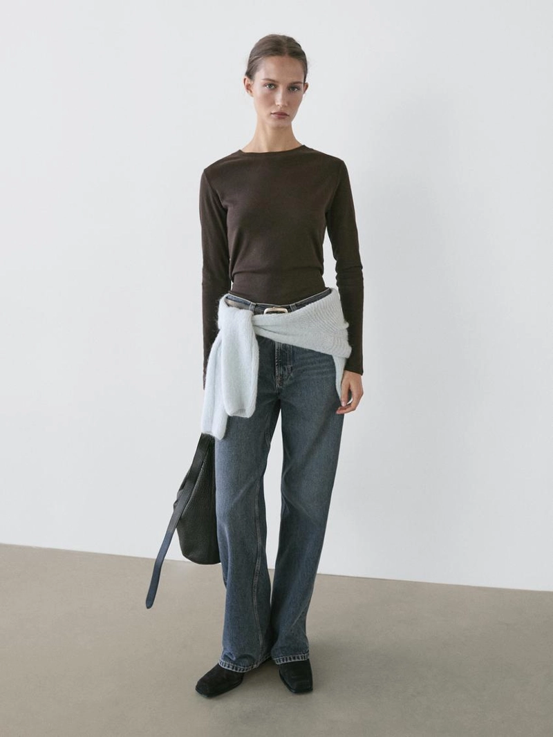 Джинсы с высокой посадкой и широкими штанинами