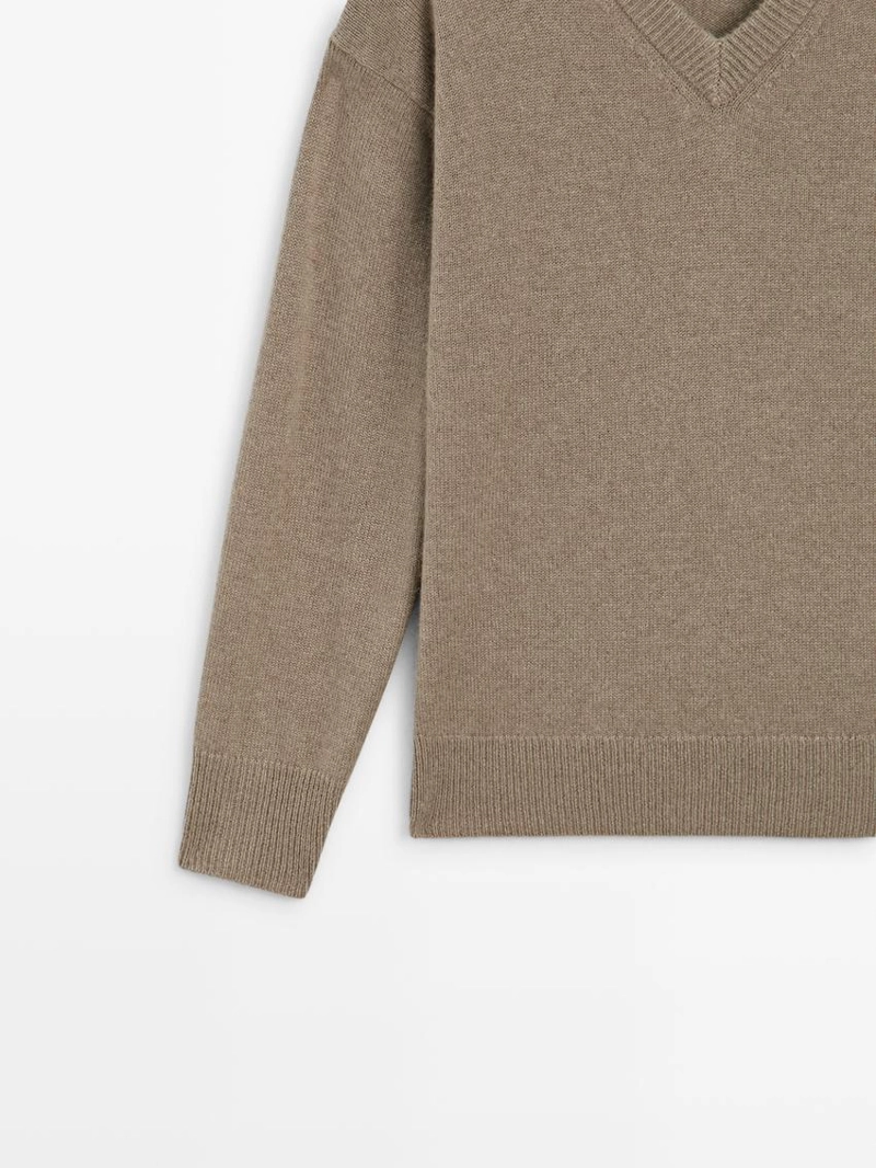 Свитер с V-образным вырезом из 100% кашемира