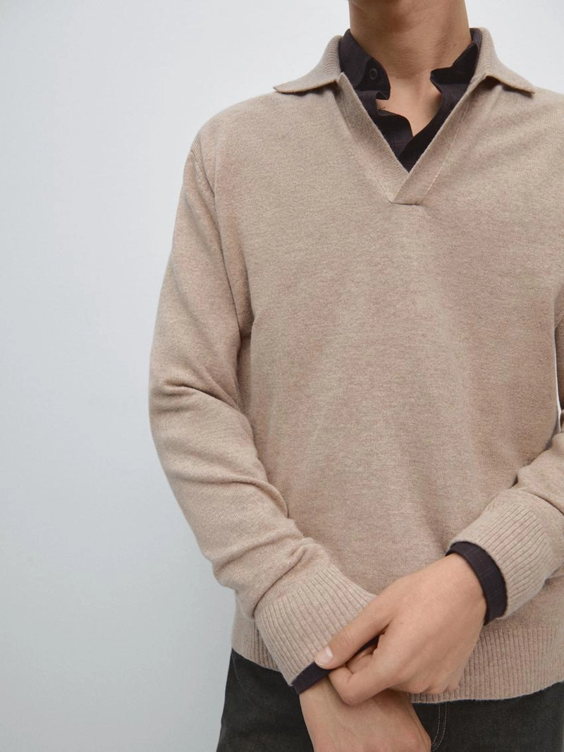 Водолазка из шерсти с v-образным вырезом