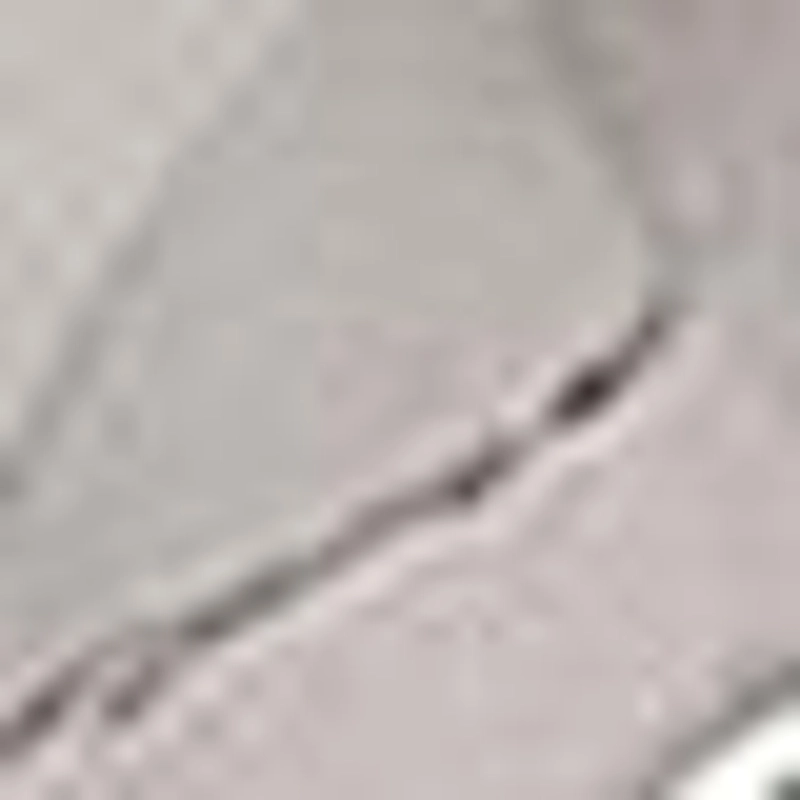 Ожерелье из кожи с неправильным элементом