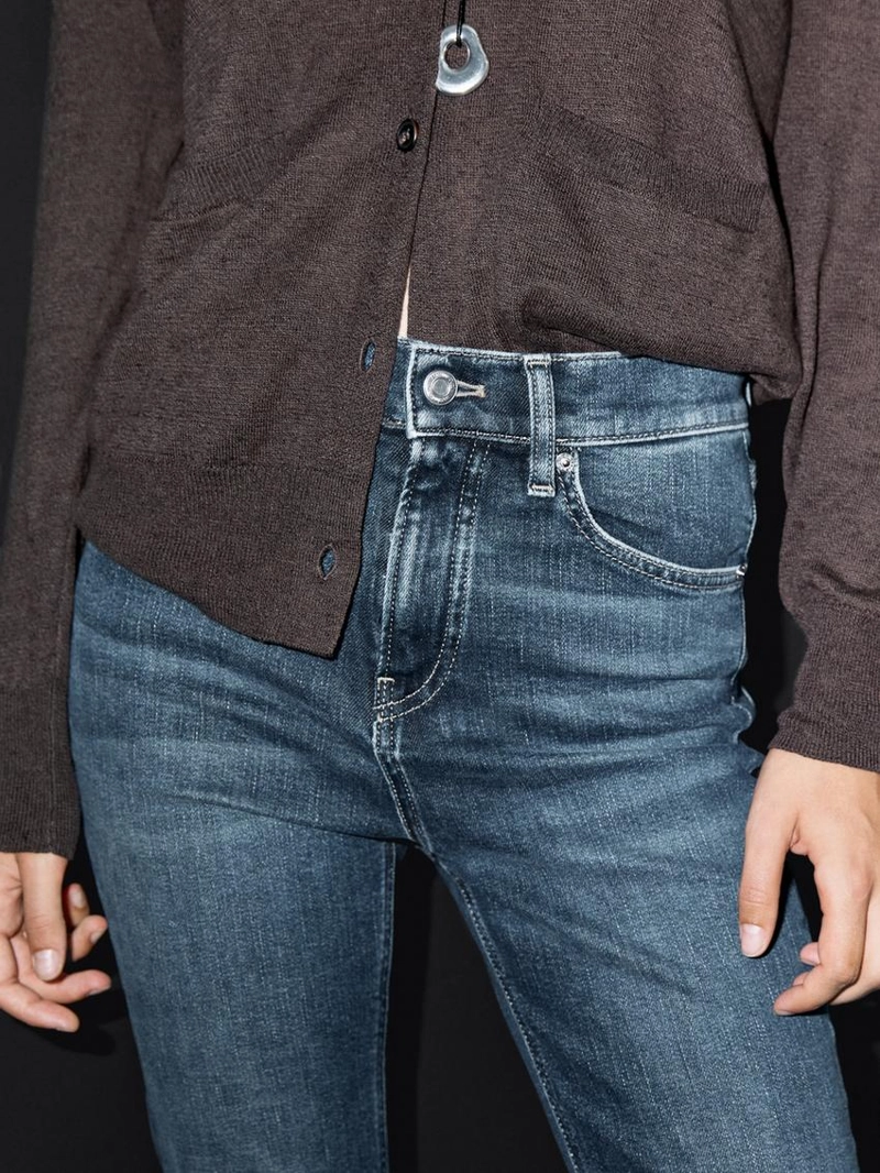 Джинсы с узкими брючинами и разрезом от massimo dutti