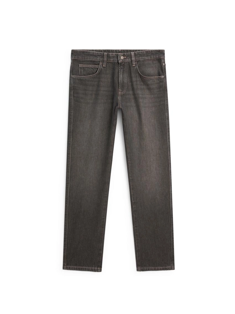 Джинсы с зауженным кроем