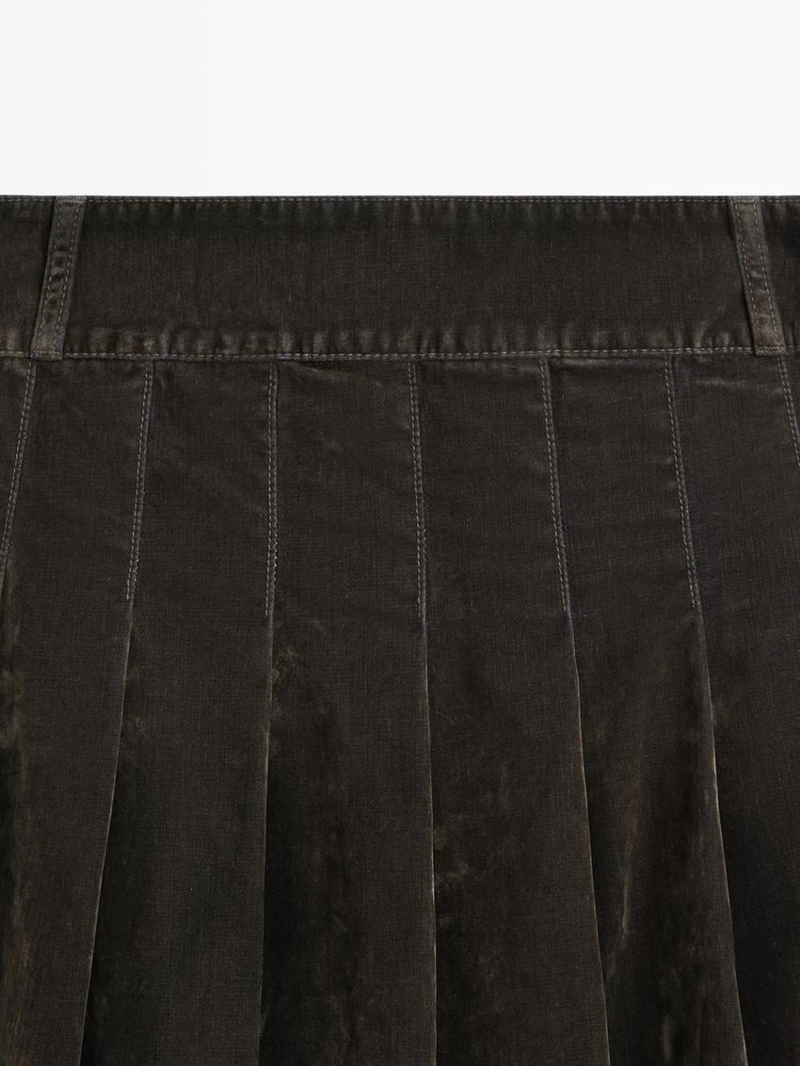 Джинсовая миди-юбка с коробочными складками