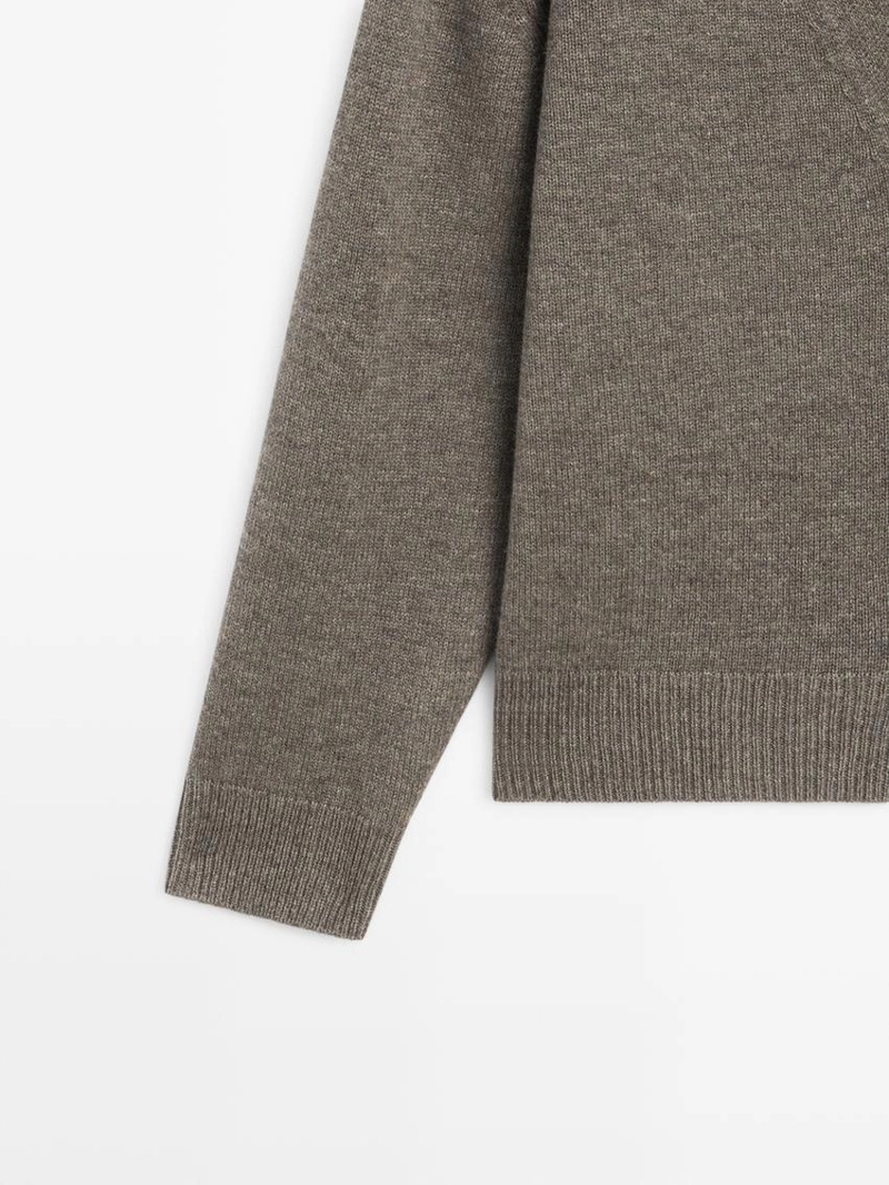 Кардиган с v-образным вырезом из шерстяной смеси