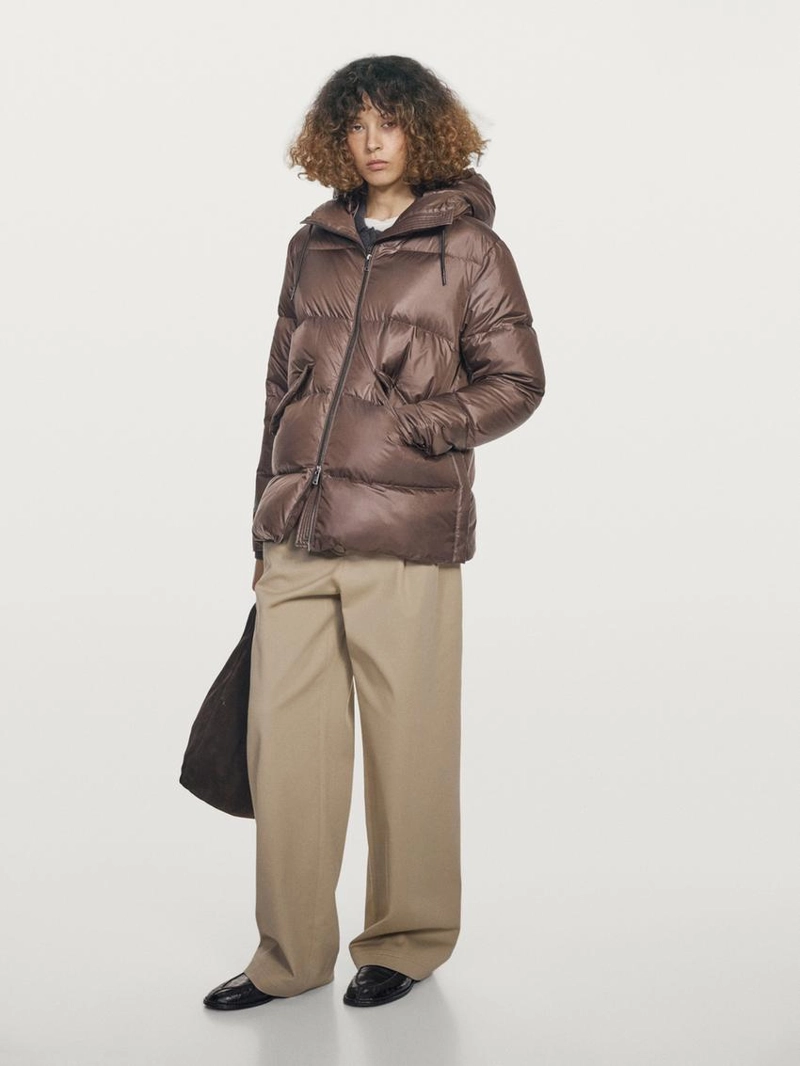 Глянцевая пуховик с водоотталкивающей отделкой 80% пуха - 20% перьев