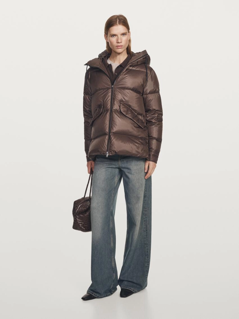Глянцевая пуховик с водоотталкивающей отделкой 80% пуха - 20% перьев