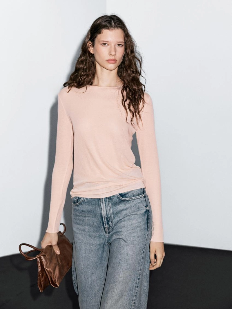 Легкая футболка с длинным рукавом