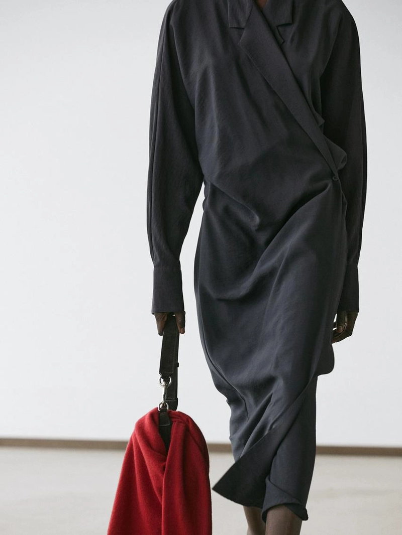 Платье миди с драпировкой