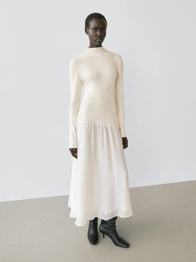 Вязаное платье с декоративными деталями