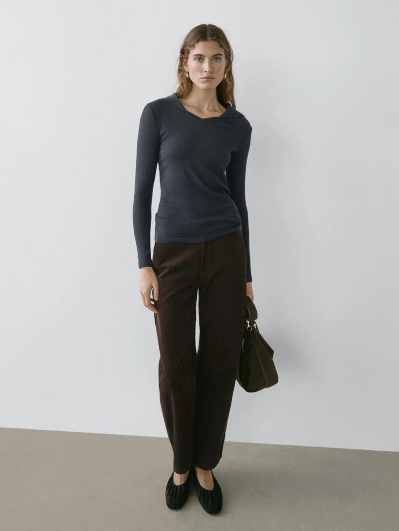 Поло с длинным рукавом и v-образным вырезом