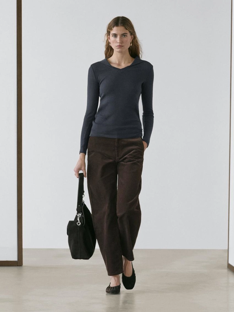 Поло с длинным рукавом и v-образным вырезом