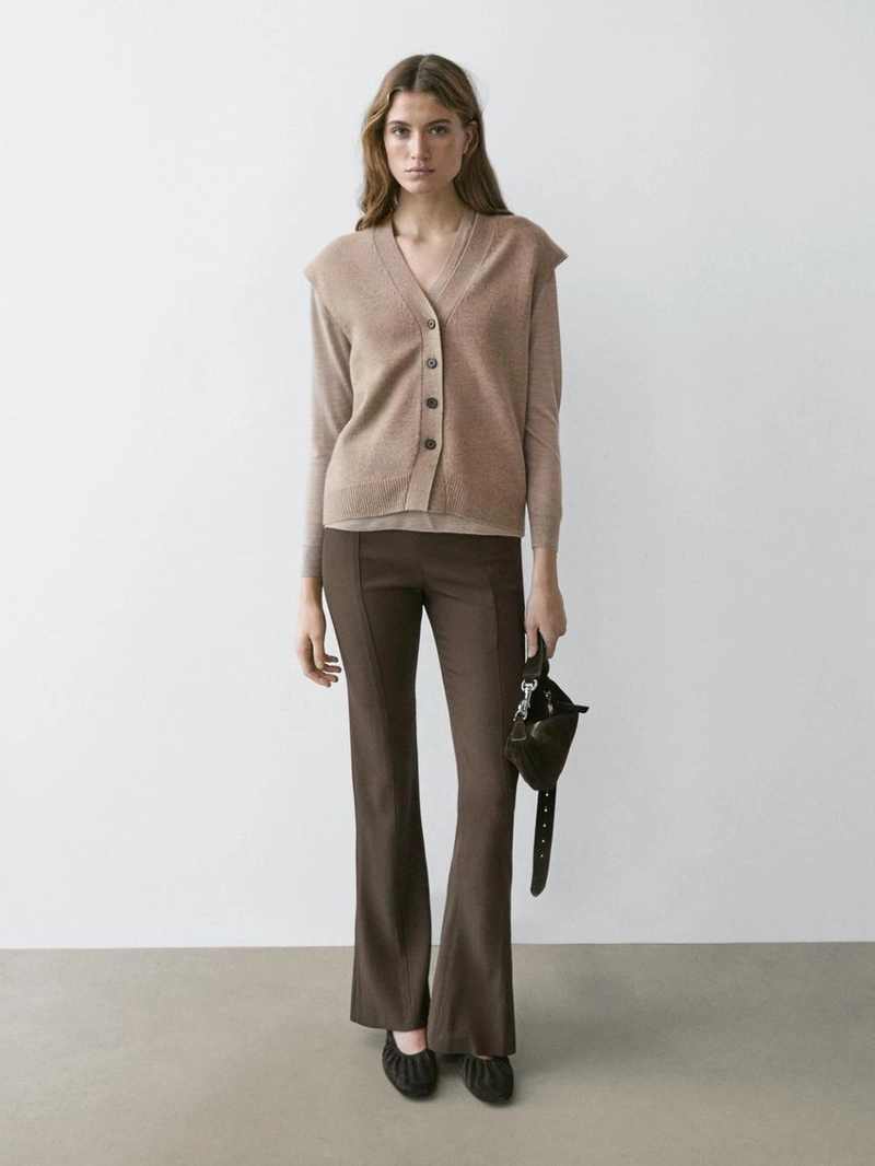 Жилет из вязаного шерстяного микса с v-образным вырезом