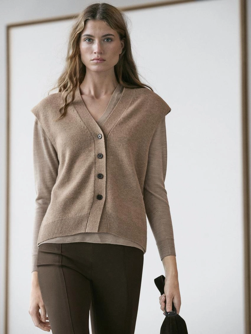 Жилет из вязаного шерстяного микса с v-образным вырезом