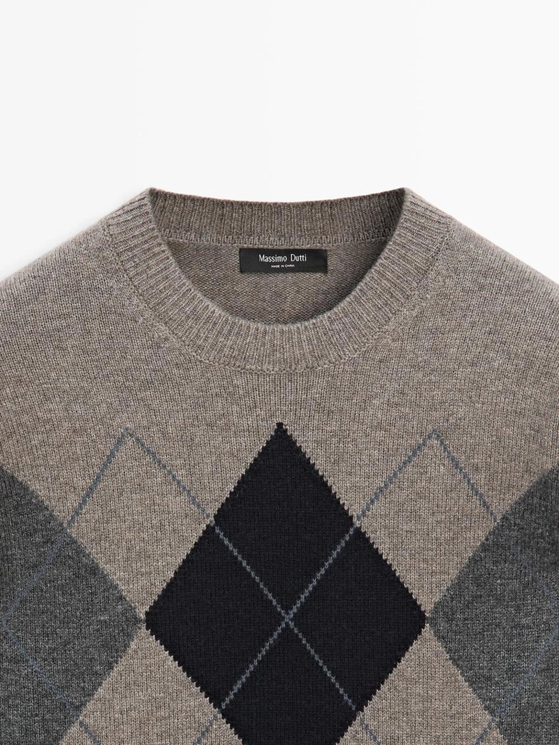 Свитер из шерстяной смеси с круглым вырезом