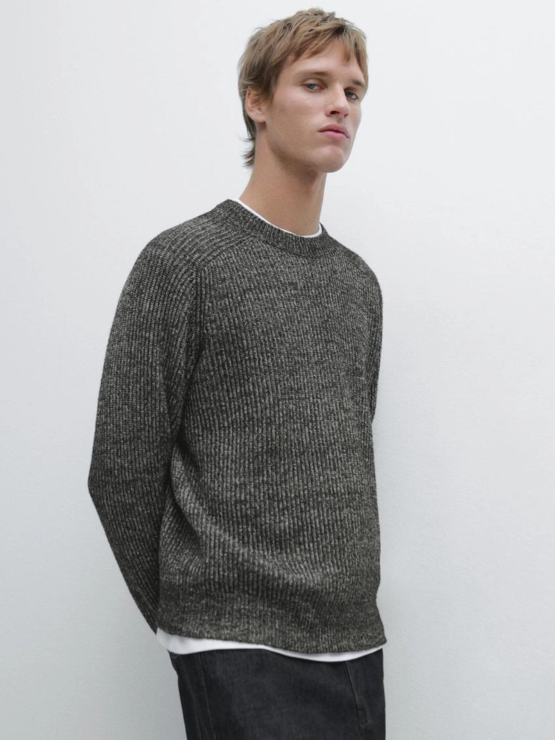 Свитер из двух оттенков вязаный с рагланскими рукавами