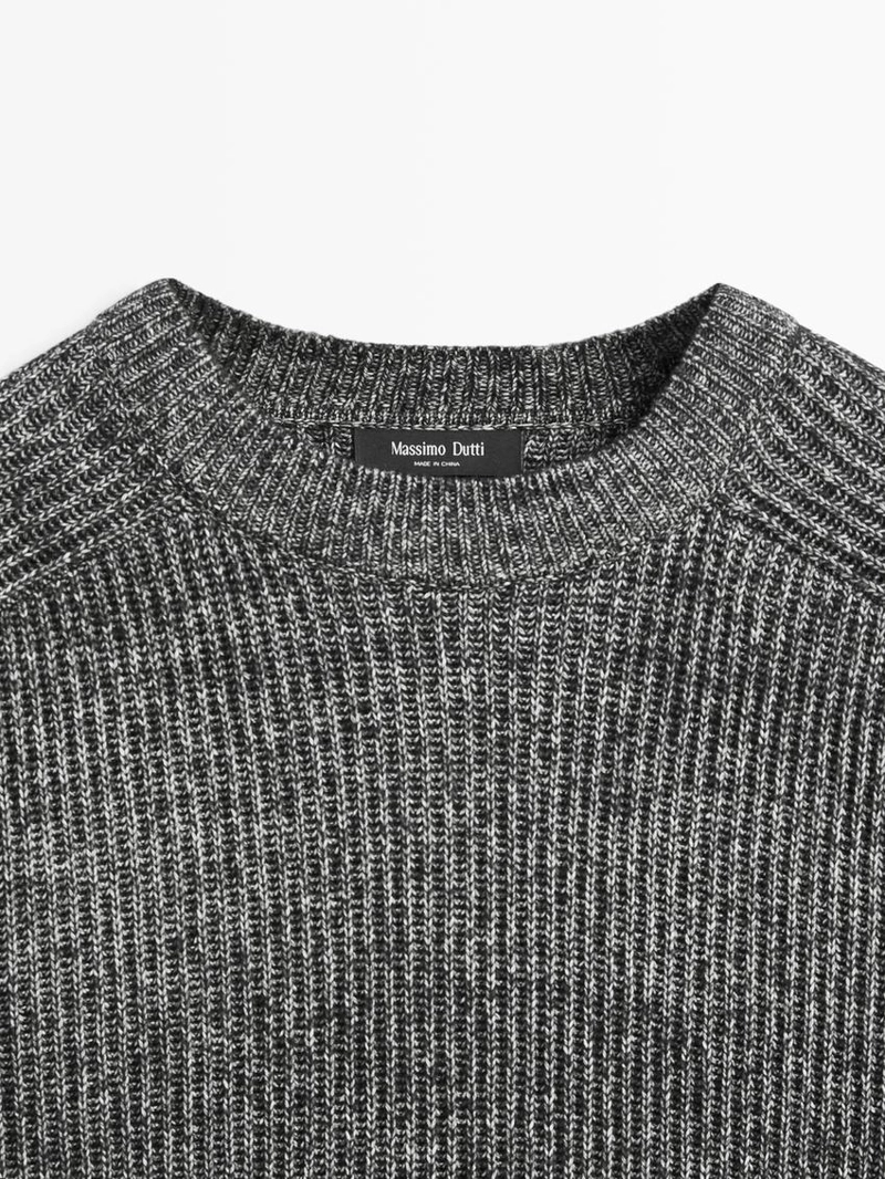 Свитер из двух оттенков вязаный с рагланскими рукавами