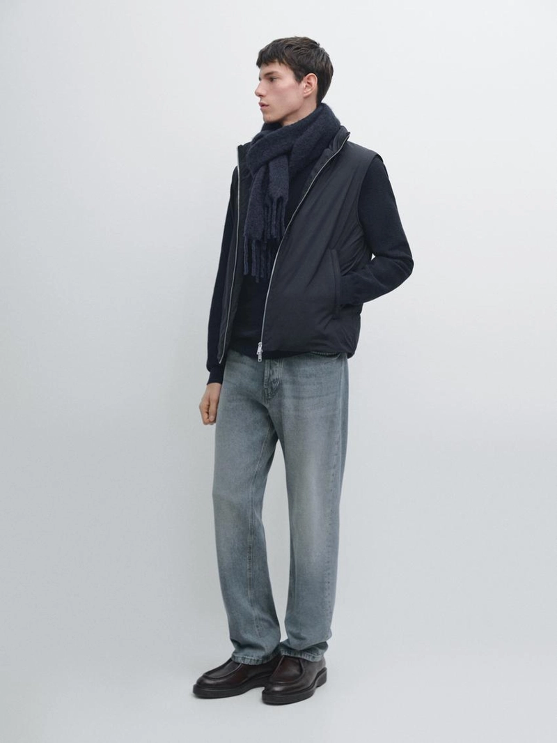 Пуховик без рукавов из ветрозащитного экстра-легкого материала