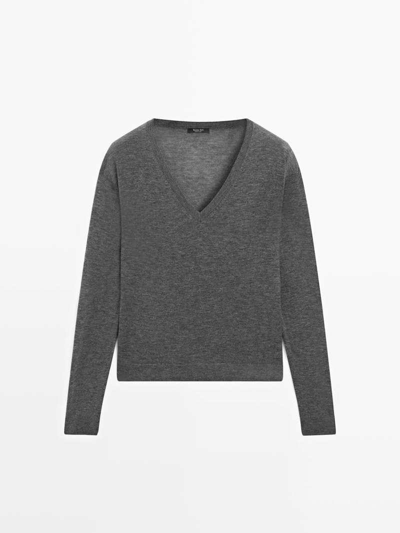 Свитер из шерсти и шелка вязаный