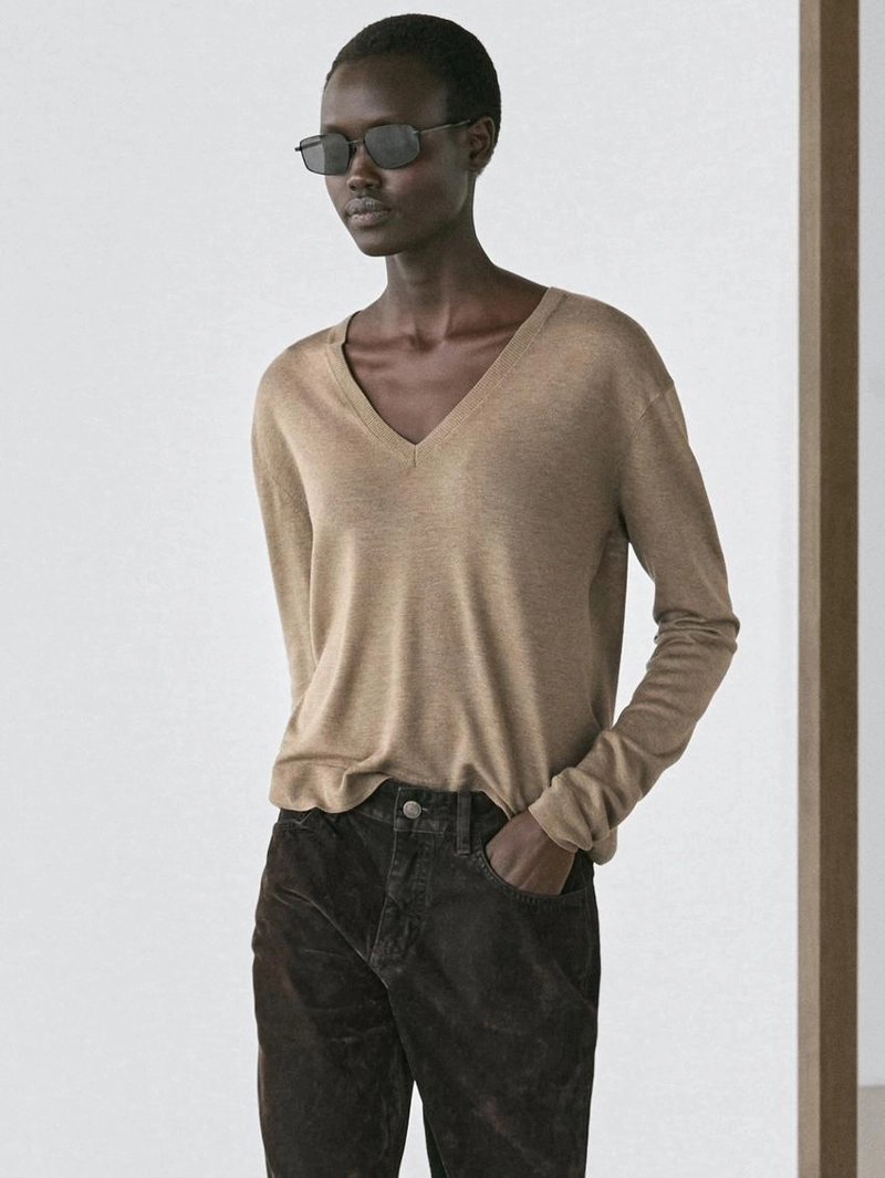 Свитер из шерсти и шелка вязаный