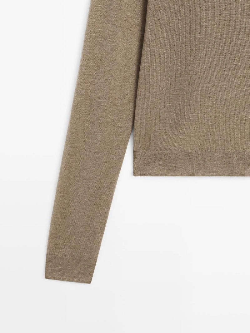 Свитер из шерсти и шелка вязаный