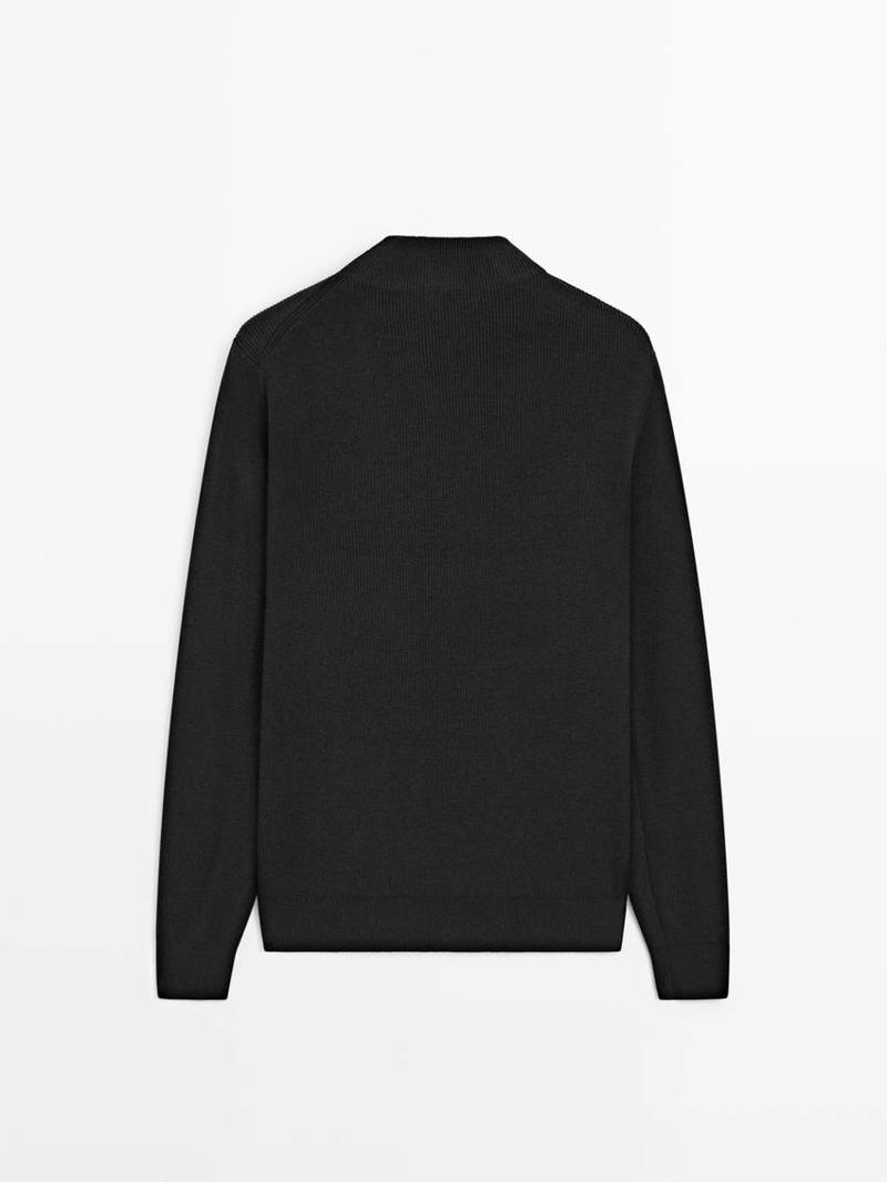 Вязанный свитер из хлопкового микса с мокрым воротником