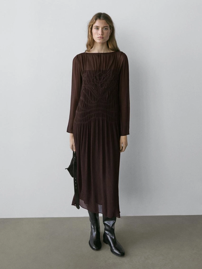 Платье миди с собранными деталями