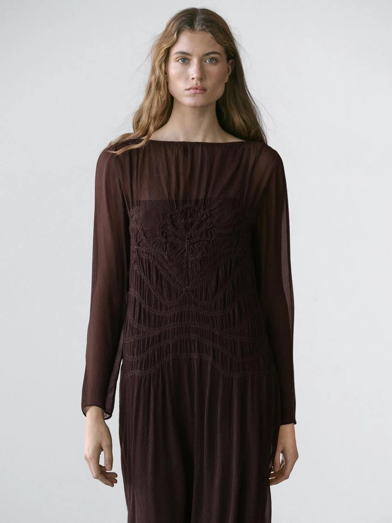 Платье миди с собранными деталями