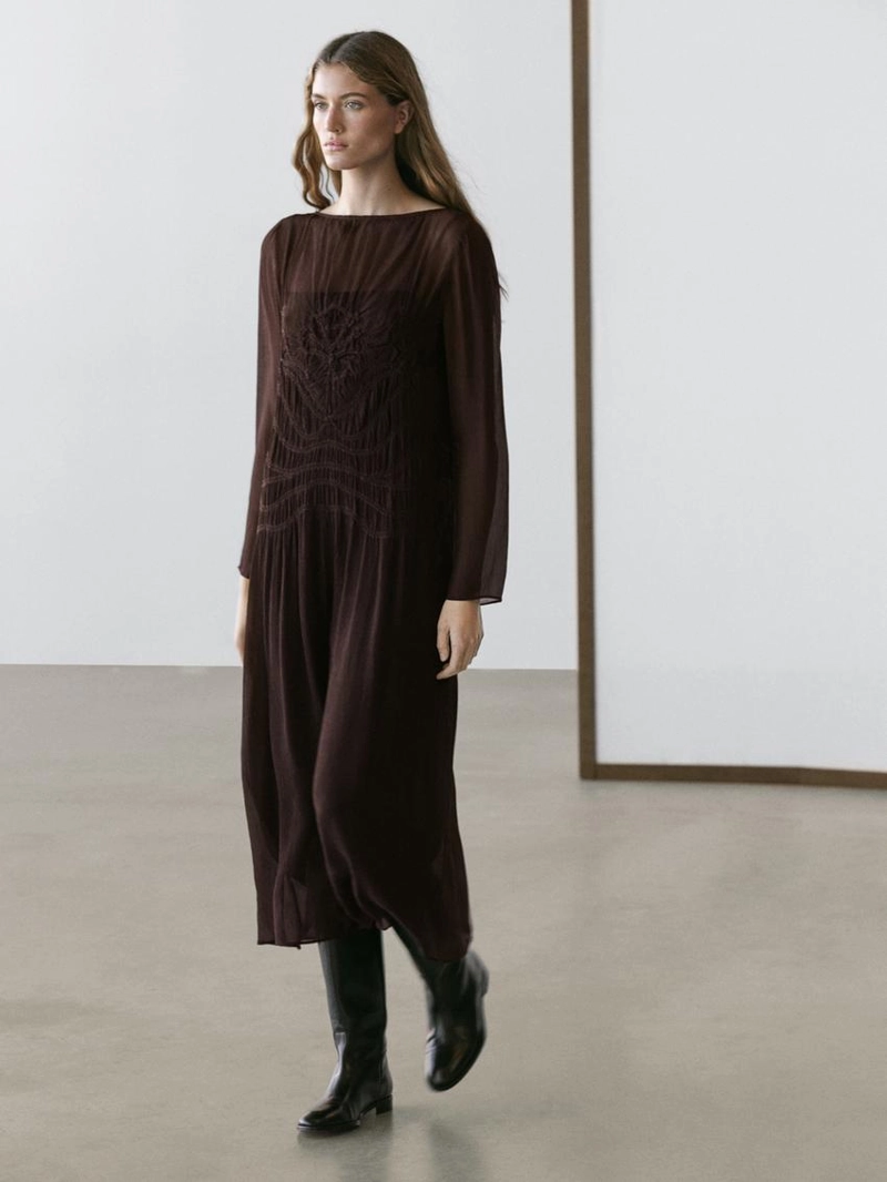 Платье миди с собранными деталями