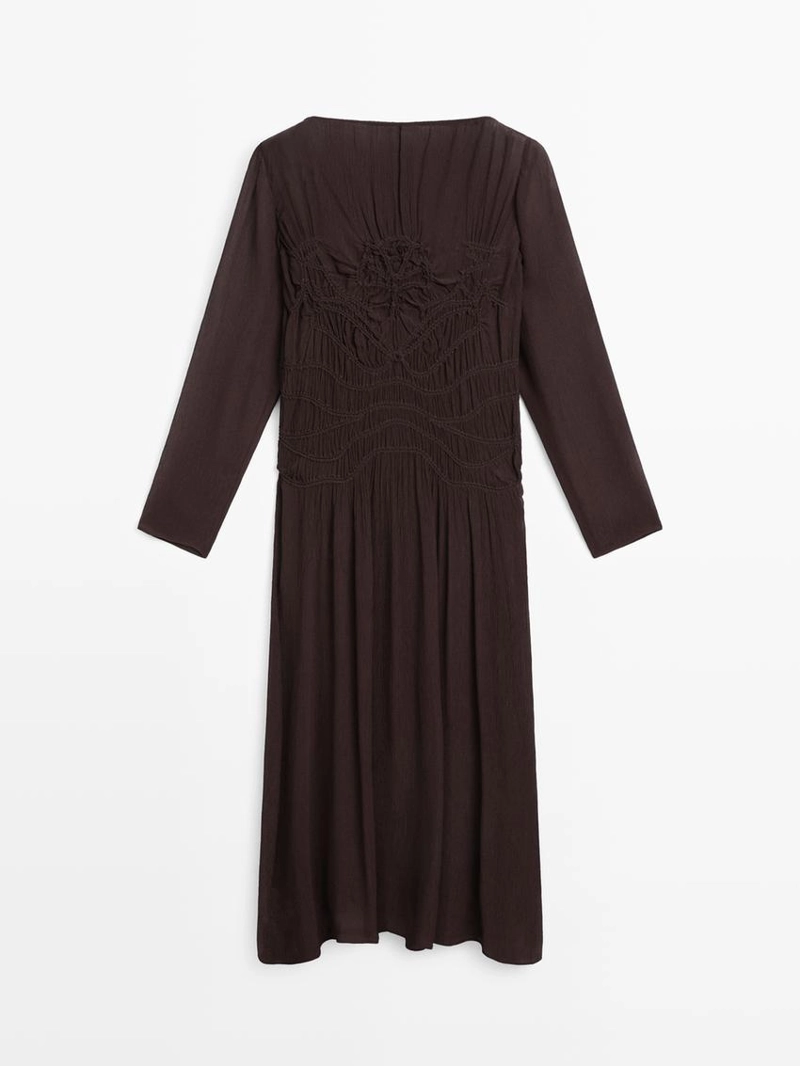 Платье миди с собранными деталями