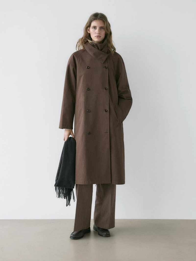 Пальто с высоким воротником