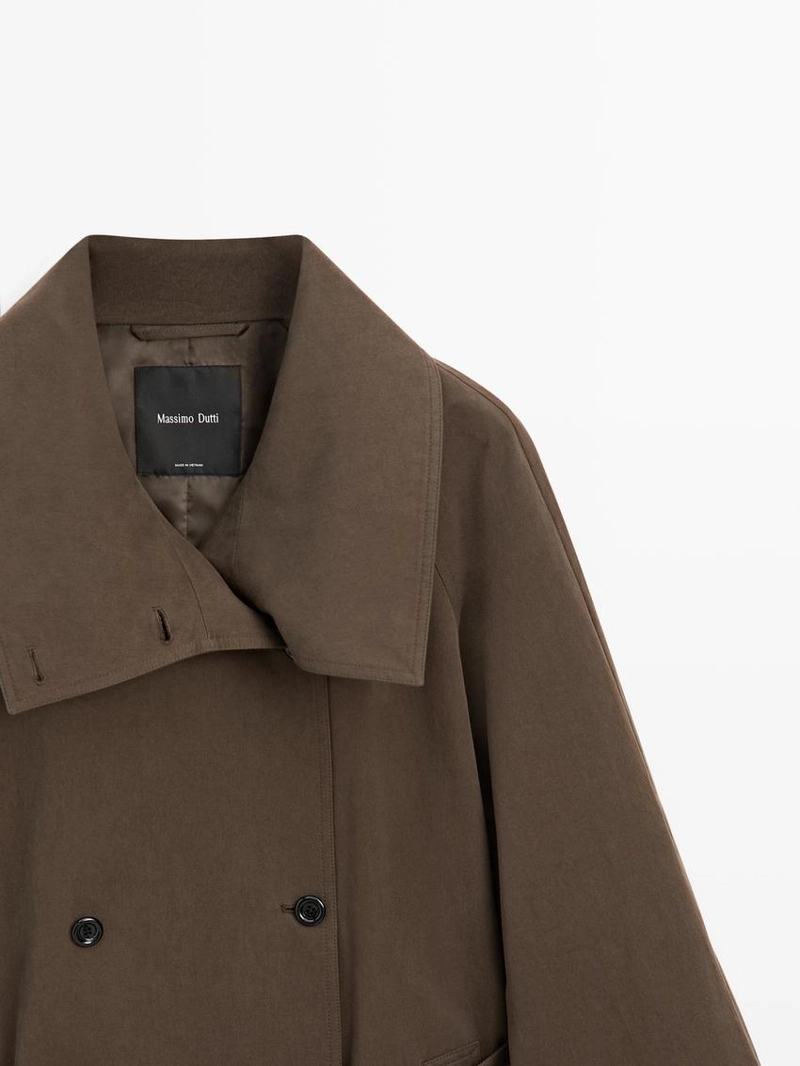 Пальто с высоким воротником