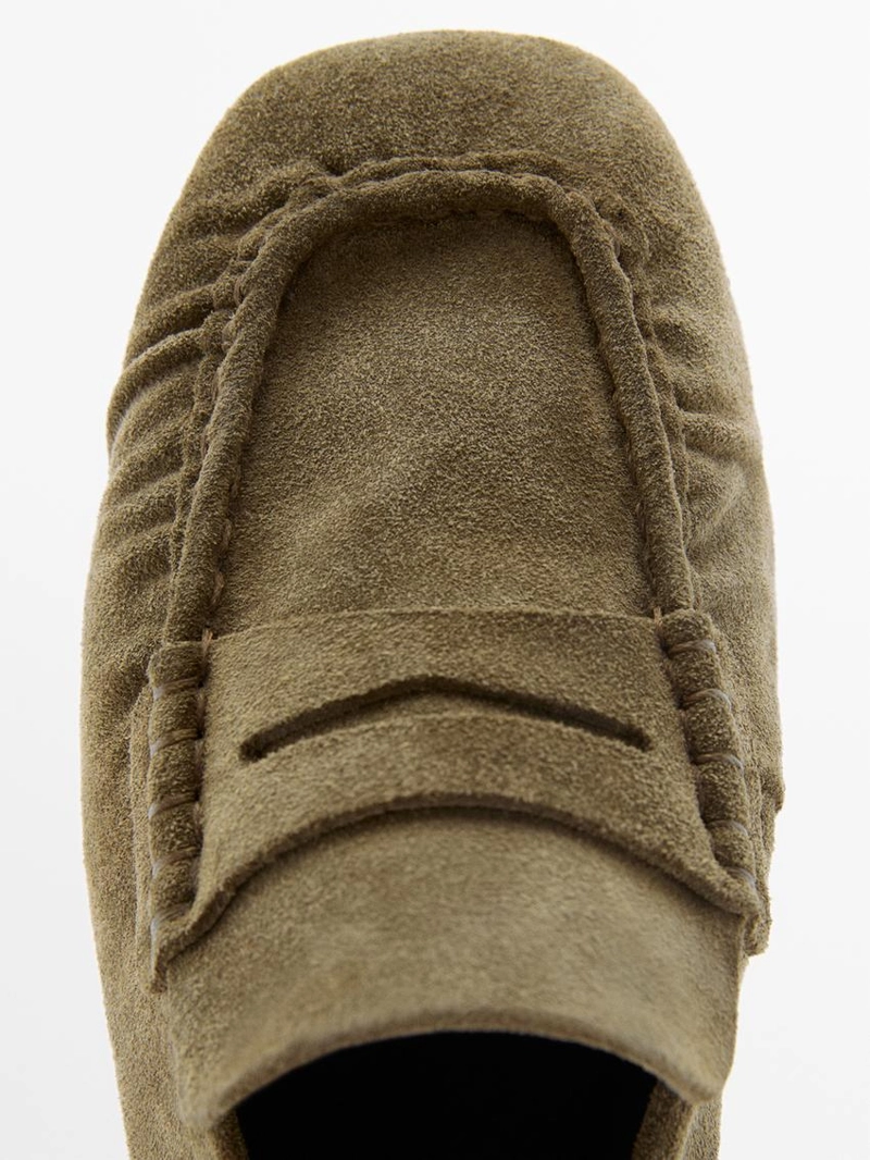 Мягкие мокасины из разделанной кожи