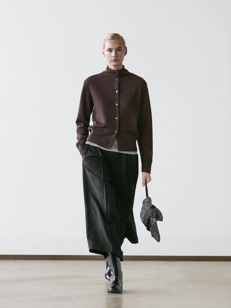 Кардиган из шерсти с высоким воротником