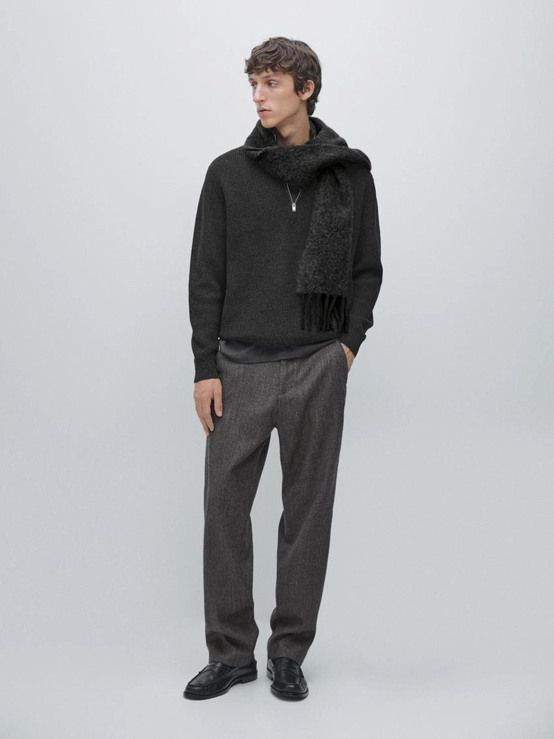 Вязанный свитер с мокрым воротником и молнией