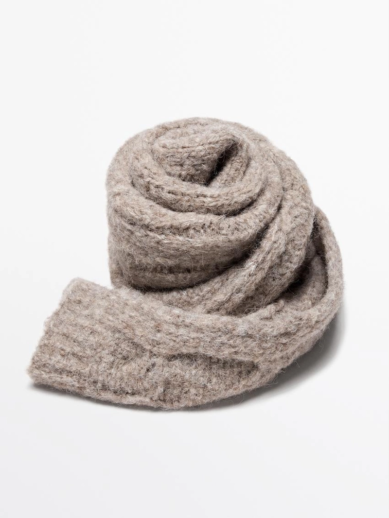 Шарф из альпаки с крупным вязанием