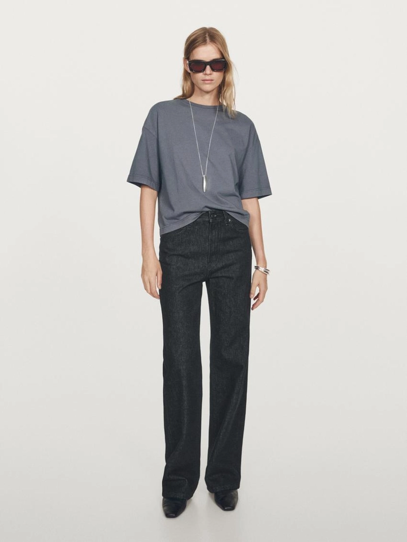 Джинсы с высокой посадкой и широкими штанинами