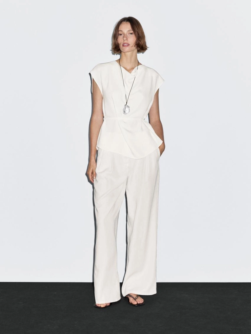 Брюки с широкими брючинами и двойными стрелками