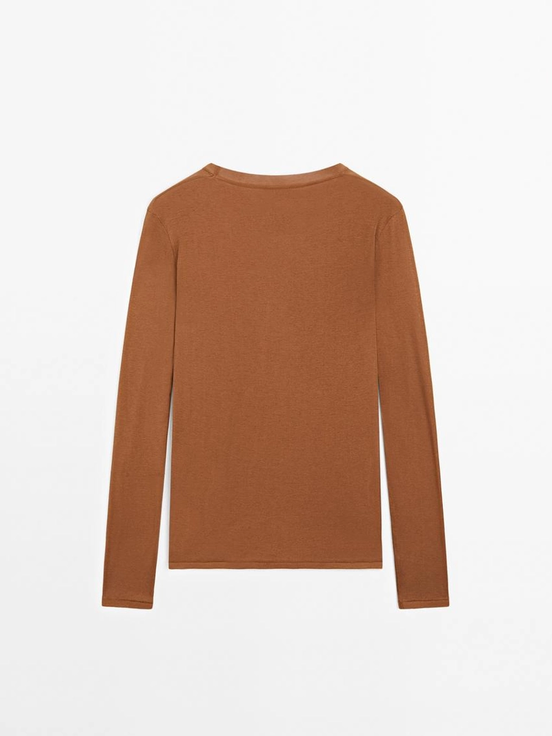 Футболка из 100% хлопка с воротником и деталями